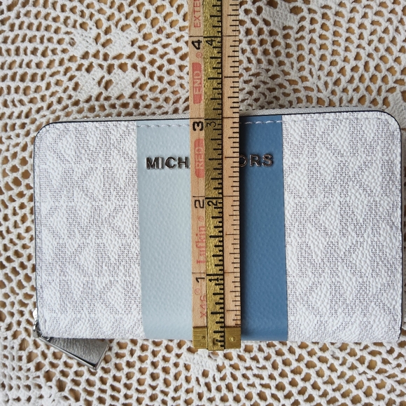 Michael Kors Small Logo Stripe Wallet - Picture 15 of 15